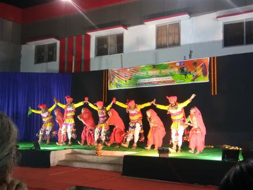 Chaitanya Science and Arts College Sasaha Road, Pamgarh, C.G., C.G. - चैतन्य कॉलेज में विभिन्न प्रदेशों के लोक नृत्य का हुआ प्रदर्शन   